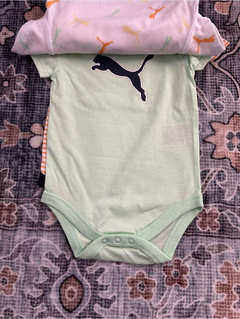 ✅ Puma Baby 4-Pack Bodysuits 3-6M NWT Orange Mint Stripe All-Over Print Logo - Picture 4 of 9